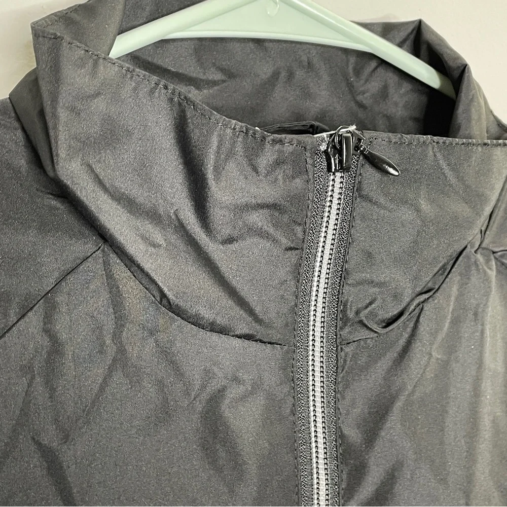 Reebok black and gray lightweight windbreaker NWT small